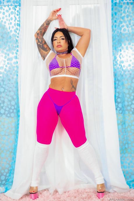 Latina MILF Monica Santhiago gets ass fucked by Michael Stefano