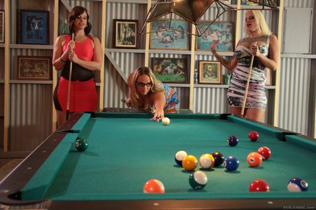 Busty moms Virgo Peridot and Lucky B Dallas play with a dildo