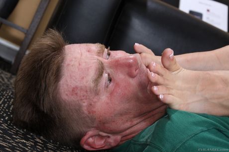 Tempting american milf Courtney Cummz jerks off dick 