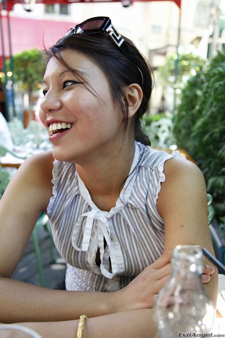 Asian pornstar Asian Shan gets her asshole stretched by Manuel Ferrara