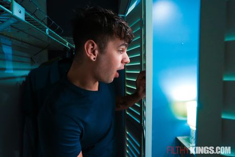 Brunette amerikansk pige Madison Wilde bliver kneppet af sin stedbror