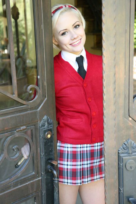 Smuk amerikansk blondine Madison Mason får sin fisse kneppet af en liderlig fyr