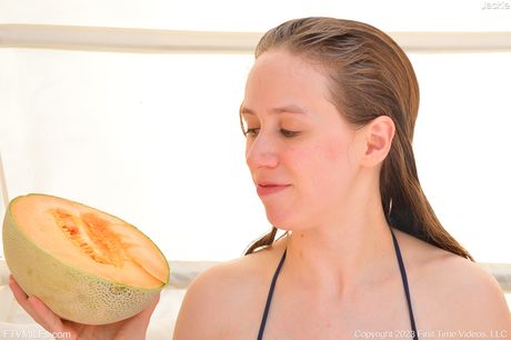 Natural titted babe Jackie Hoff strips and masturbates in the park