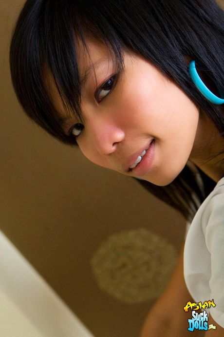 Puy is a sweet Asian girl who loves to play with her pussy