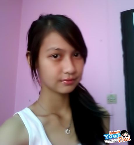 天使のようなアジアの可愛いアマチュアガールが彼女の素晴らしい巨乳とポーズをソロで披露