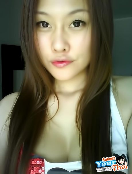 Asian doll Amateur Girl sports a no panty upskirt before getting naked