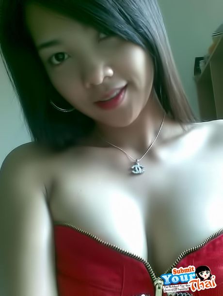 Asian doll Amateur Girl sports a no panty upskirt before getting naked