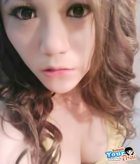 亞洲美女業餘女孩在走廊上裸身，露出紅唇