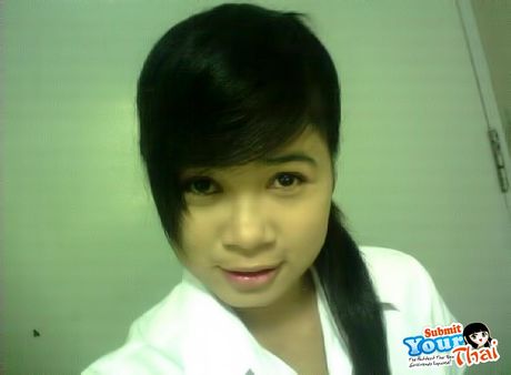 Asian covergirl Amateur Girl highlights her amazing melons and poses in a solo