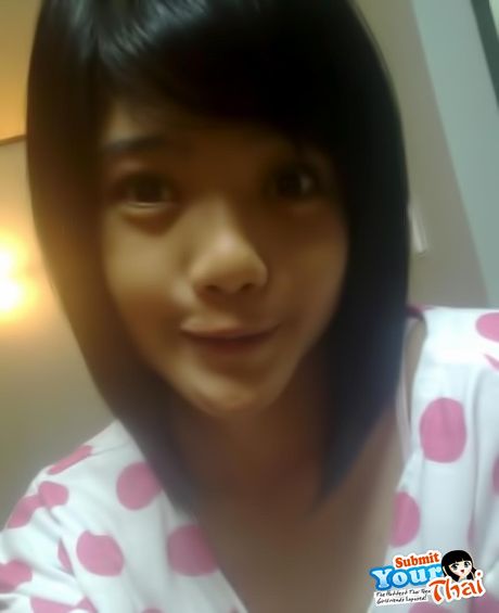 Asian covergirl Amateur Girl highlights her amazing melons and poses in a solo