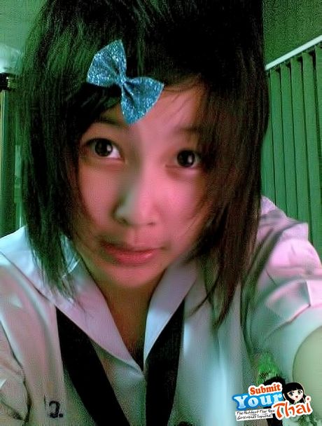 Asian covergirl Amateur Girl highlights her amazing melons and poses in a solo