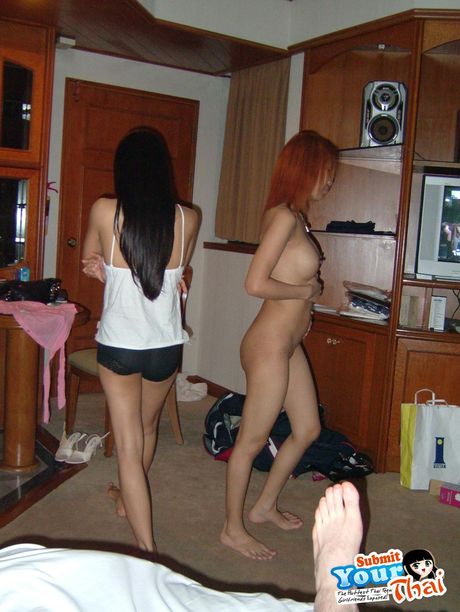 Vidunderlig thailandsk coverpige amatørpige får sin fisse slikket og kneppet af en stor pik