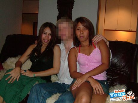 Vidunderlig thailandsk coverpige amatørpige får sin fisse slikket og kneppet af en stor pik