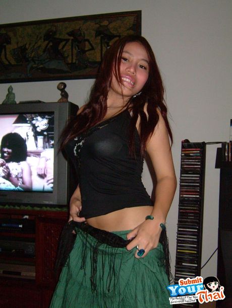 Wonderful thai covergirl Amateur Girl gets her pussy licked and banged by a big dick