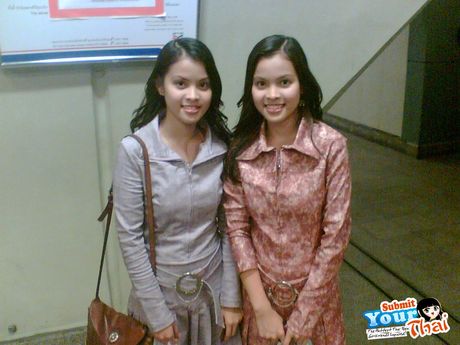 Asian covergirl Amateur Girl flaunts her big boobs and demonstrates her exposed body on a bed