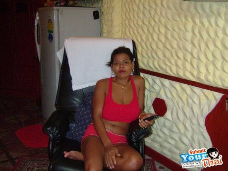 Asian covergirl Amateur Girl flaunts her big boobs and demonstrates her exposed body on a bed