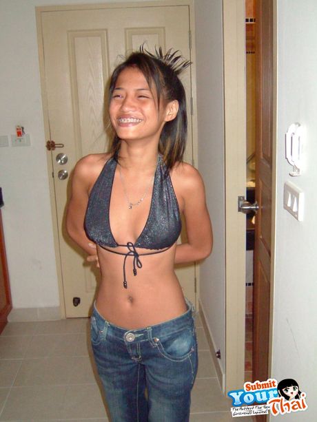 Asian covergirl Amateur Girl flaunts her big boobs and demonstrates her exposed body on a bed