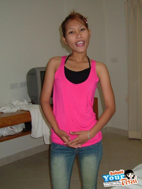 Asian covergirl Amateur Girl flaunts her big boobs and demonstrates her exposed body on a bed