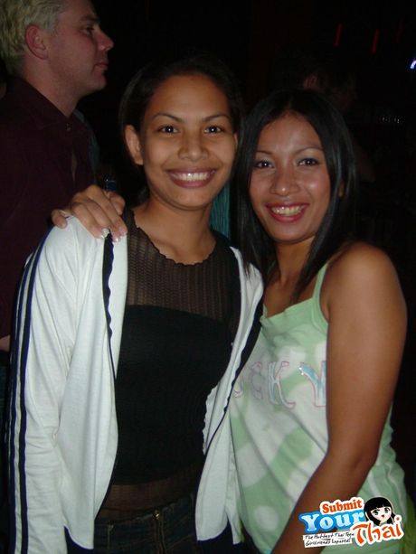 Asiatisk teenager amatørpige har sex med sin stedbror på badeværelset