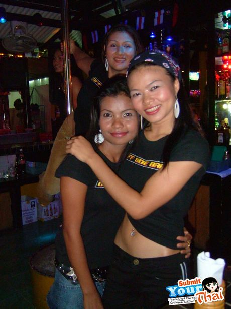 Brunette thai covergirl Amateur Girl strips down before a vaginal insertion