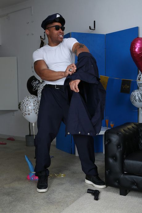 Big Titted Mommy Vittoria Divine gets double penetrated in a gangbang