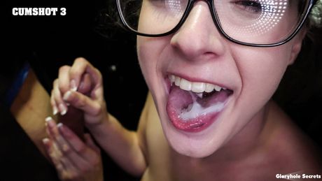 Great american beauty Violet Spice blows a big dick and takes a cumshot in her mouth