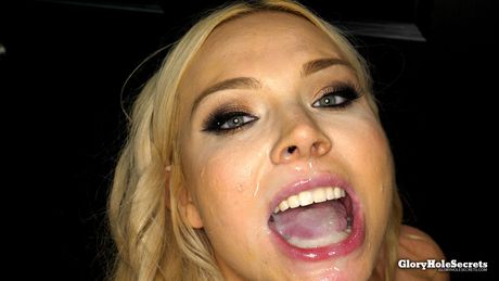 Blonde american doll Tiff Bannister takes a cumshot on her face after giving head