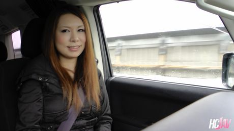 亞洲女孩 Kai Miharu 在戶外被舔陰乾