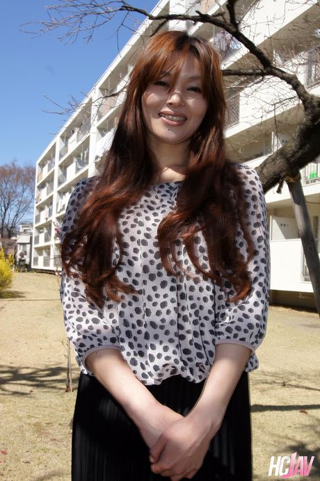 Asian beauty Hitomi Kanou gets her hairy pussy licked and drilled