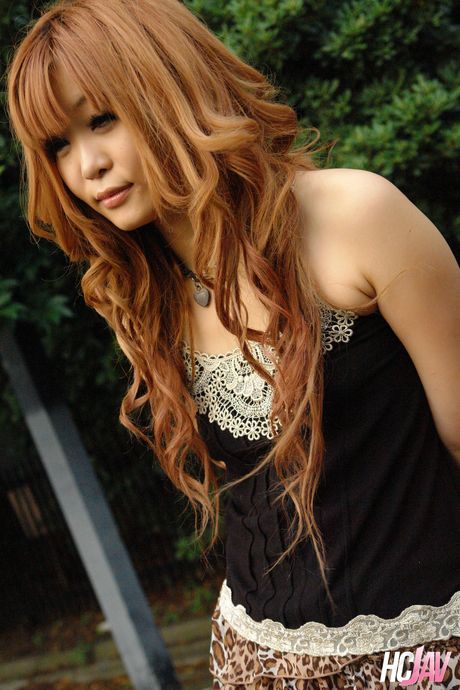 Asian girl Sarina Tsubaki sucks a dick before it goes in her pussy