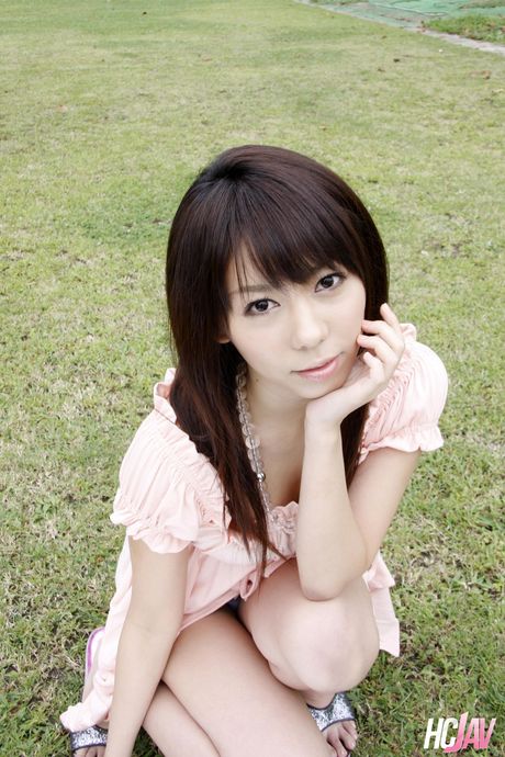 Asian girl Maho Sawai plays with her pussy in a backyard