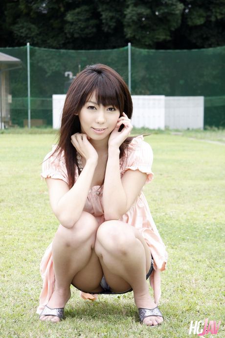 Asian girl Maho Sawai plays with her pussy in a backyard