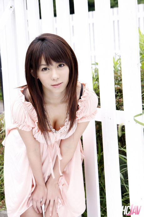 Asian girl Maho Sawai plays with her pussy in a backyard