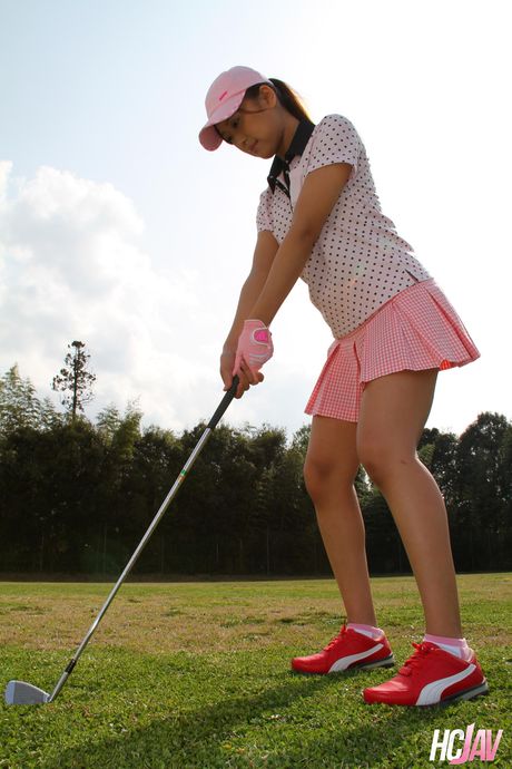 Asian golfers Nana Kunimi and Erika Hiramatsu get banged in a threesome