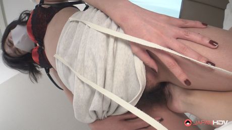 Asiatisk mor Manami Honjyo får sin twat kneppet af en liderlig fyr