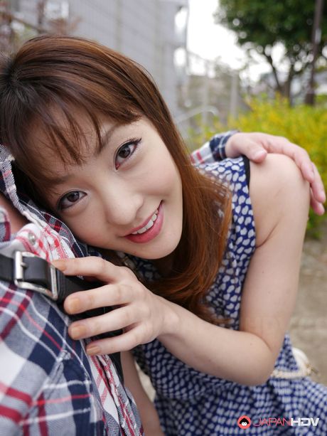 亞洲寶貝本田奈美在公園被人操嘴和陰戶