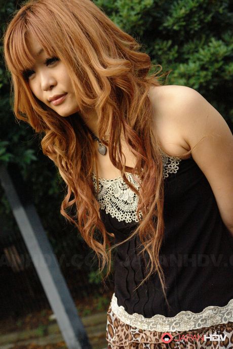 Beautiful Asian teen Sarina Tsubaki gets a pussy licking and a dick ride outdoors