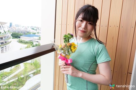 Kaho Hamazaki er en japansk babe, der elsker at få sin fisse