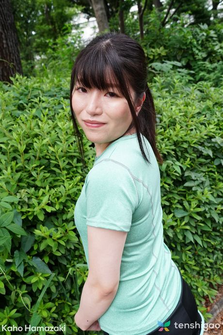 Kaho Hamazaki 是一位熱愛工作的日本美女