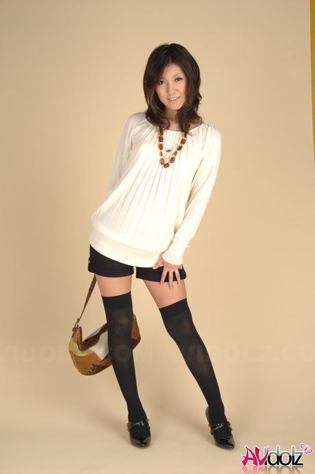 Asian MILF Saaya Hazuki shows her perfect butt and rides a dildo in a solo