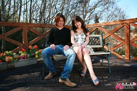 Asian teen Saki Ogasawara gets a pussy licking in the bathtub