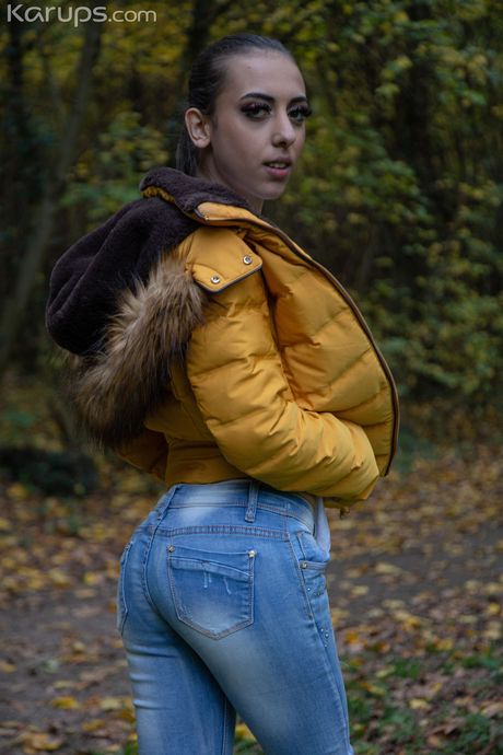 Cute dutch teen Lola Heart gets her pussy fucked on the sofa