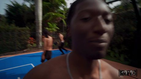 Light-Haired american beauty Ellie Tay gets her twat filled by a horny stud