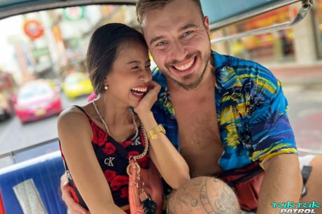 Asiatisk skønhed Alina Kim får sin fisse slikket ud og kneppet hårdt