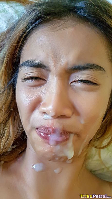 金髪美人のカイ・デル・ロザリオが、彼女の毛深いオマンコと素晴らしい胸を披露