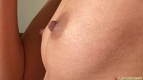 プライは仕事に急いで行き、私は満足して眠り続けました