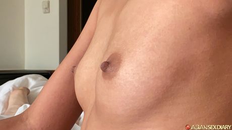 プライは仕事に急いで行き、私は満足して眠り続けました