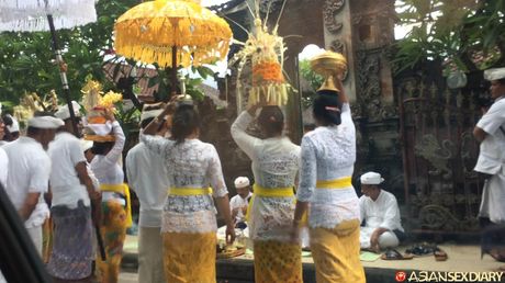 Skinny japanese cutie Amateur gets her shaved pussy licked and fingered