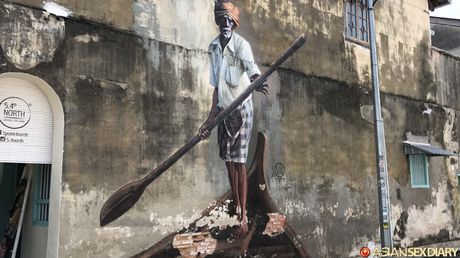 迷人的亞洲女孩 Syira 在公園散步後被幹