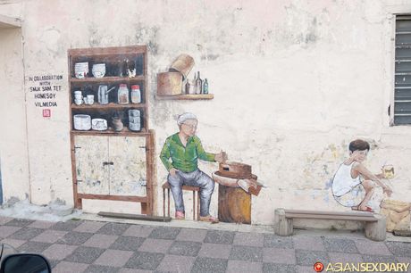 アジアの女の子イダユが指ファックの前に体をさらけ出す